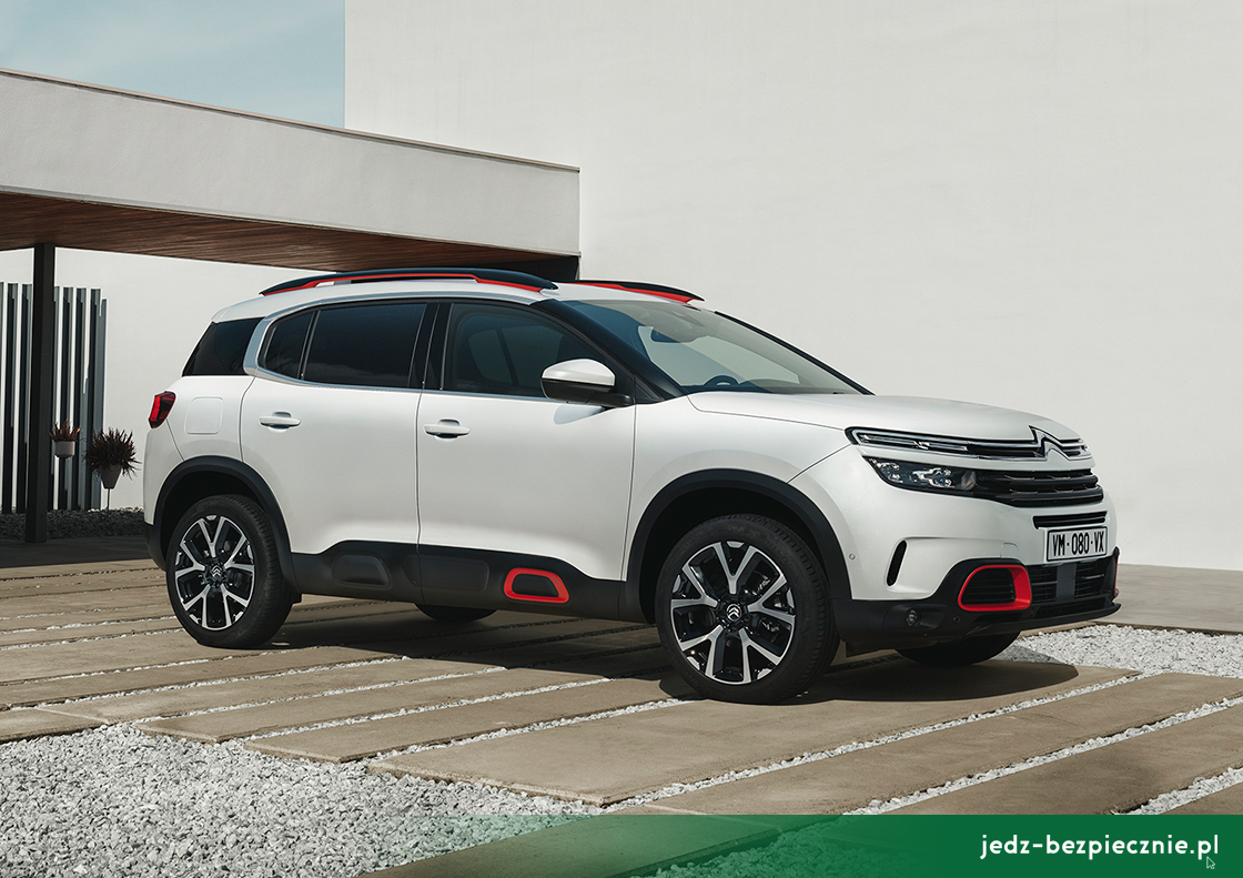 Wezwania do serwisów - Wadliwy hak holowniczy w Citroen C5 Aircross